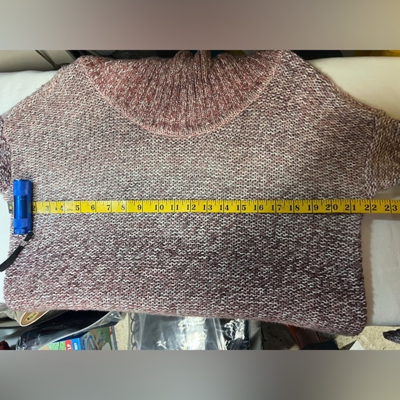 AMERICAN EAGLE OUTFITTERS Wine red heather cowl neck sweater size S. - Picture 14 of 15